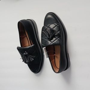 H & M Ladies Black Tasseled Loafer - Size 7